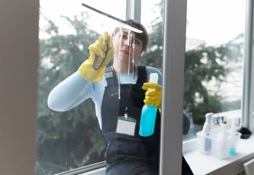Nettoyage de vitres intérieures et extérieures aux Villettes